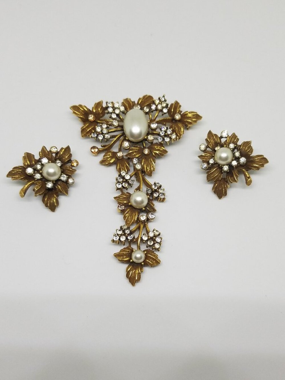 RARE 1940's Corocraft Coro Rhinestone Grapes Vine Antique Pin Brooch & Earrings